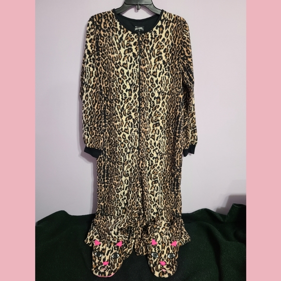 Nick & Nora Leopard Print Onesie Pajamas - Picture 2 of 6